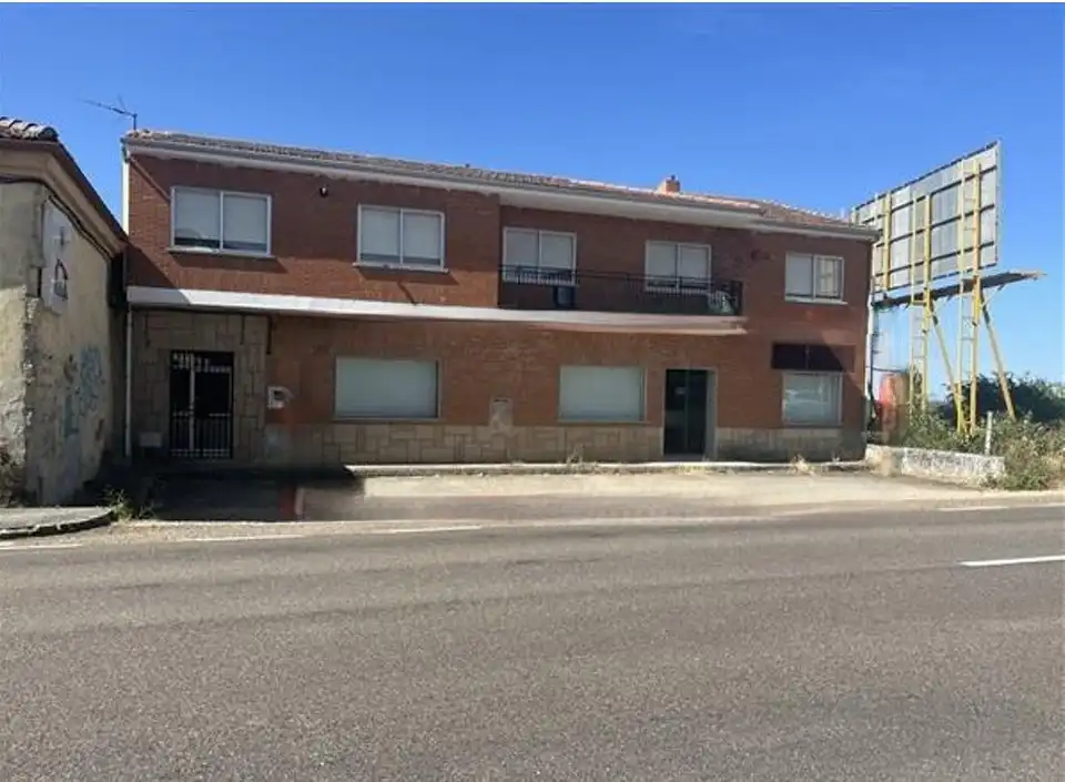 Vista exterior de Local en venta en Moralina
