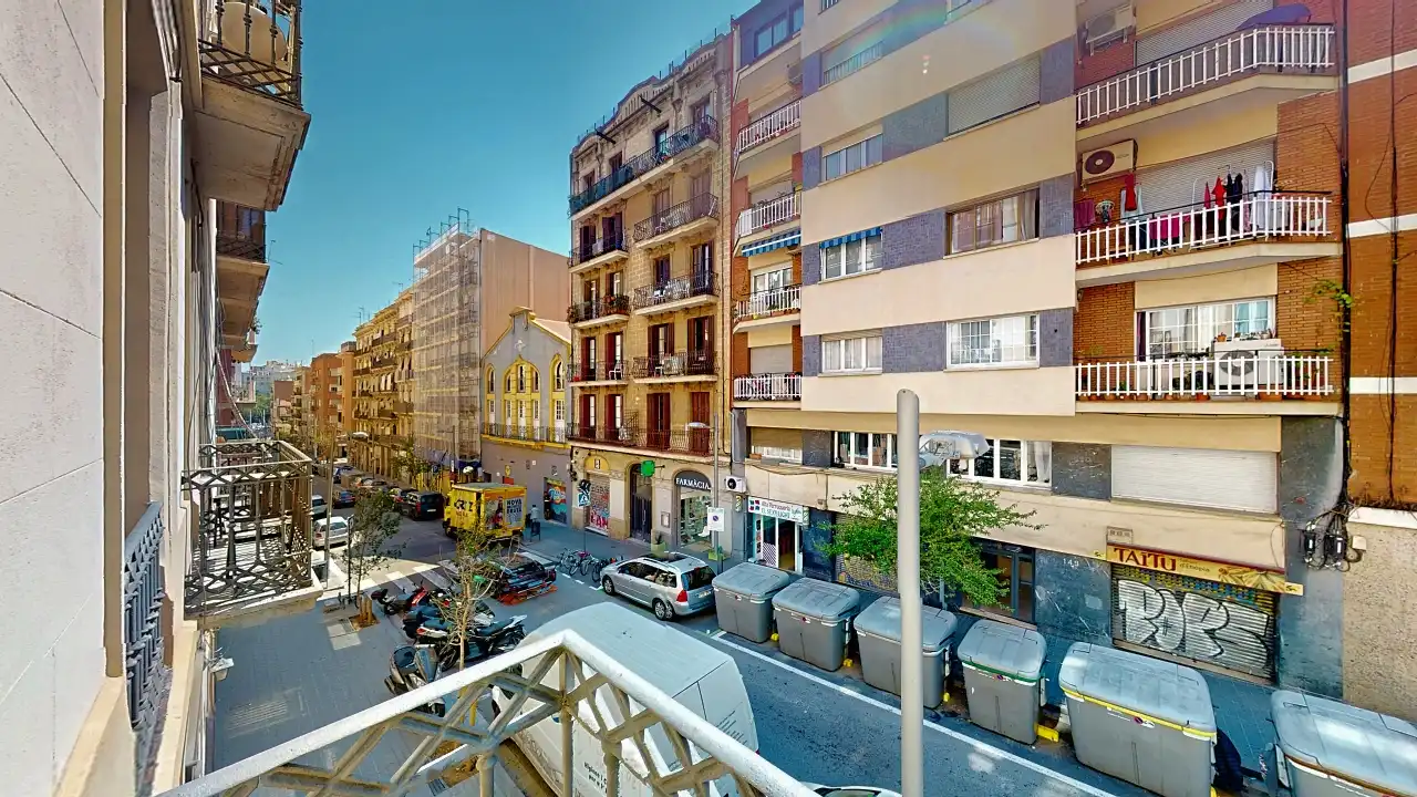 Vista exterior de Piso en venta en Barcelona con Aire acondicionado, Calefacción y Balcón