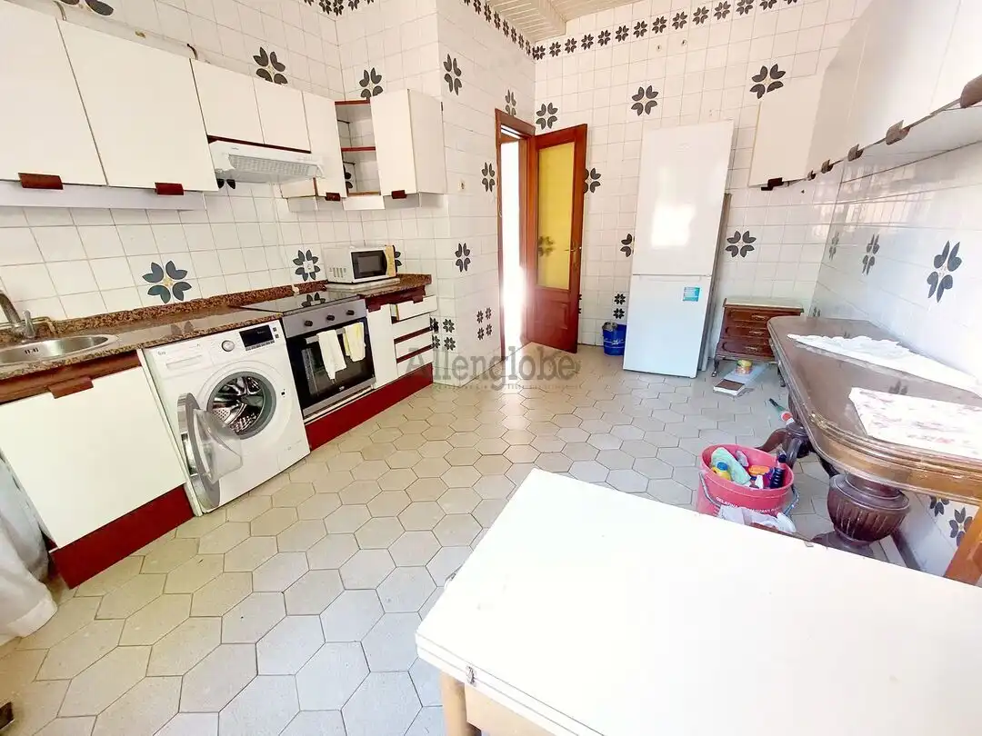 Küche von Wohnung zum Verkauf in Oviedo  mit Heizung und Abstellraum