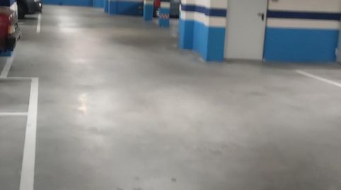 Céntrica Parcela De Garaje Con Trastero Para Coche Grande