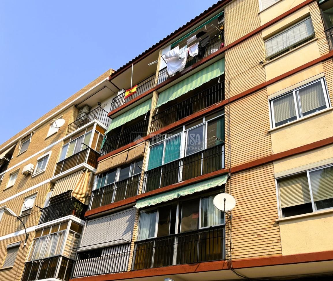 Exterior view of Flat for sale in  Zaragoza Capital  with Balcony