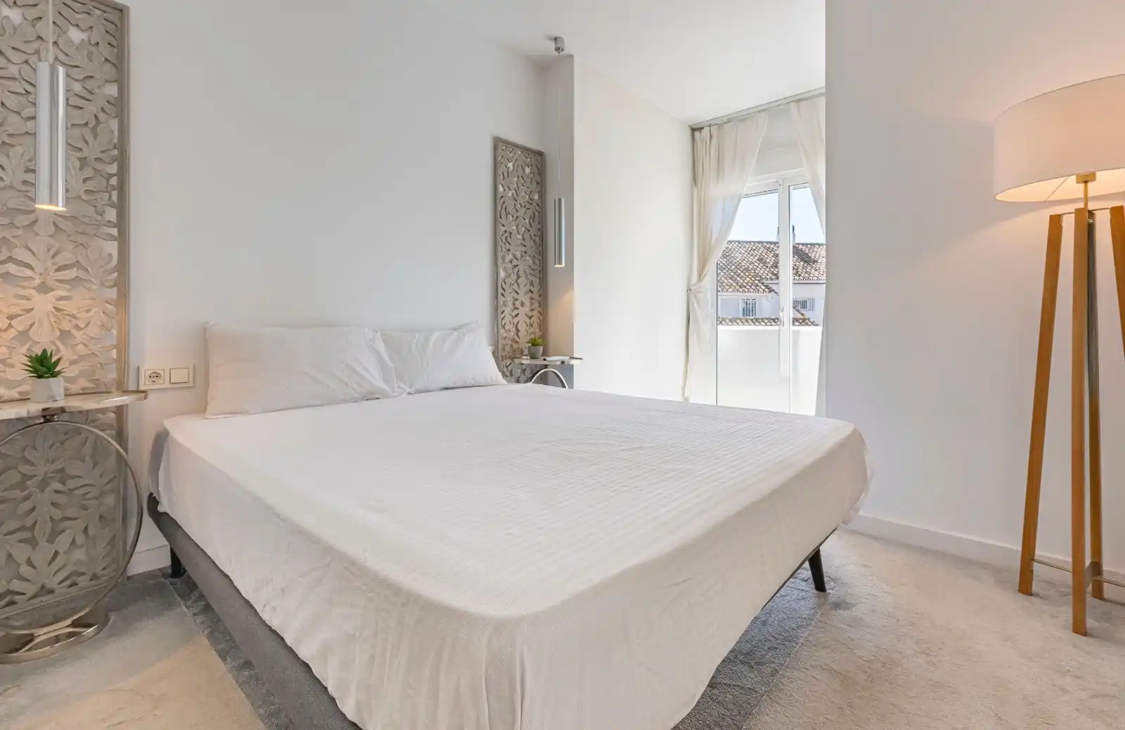 Habitación de Casa adosada de alquiler en Marbella con Aire acondicionado, Jardín privado y Trastero