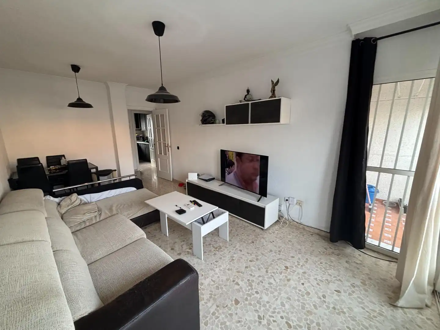 Sala d'estar de Pis en venda en La Rinconada amb Aire condicionat i Terrassa