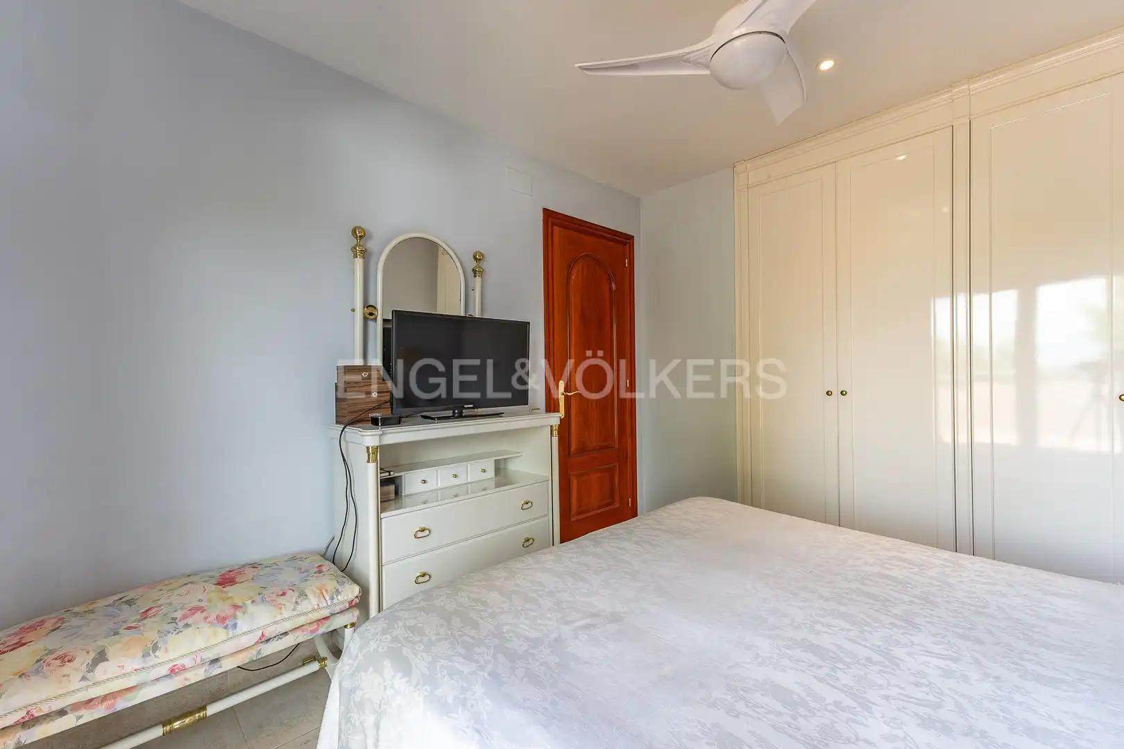 Habitación de Casa o chalet de alquiler en Sant Cugat del Vallès con Calefacción, Jardín privado y Piscina