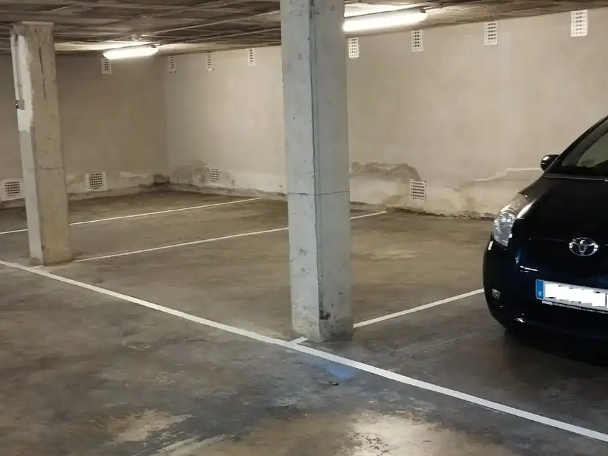 Parkplatz von Garage zur Miete in Manresa