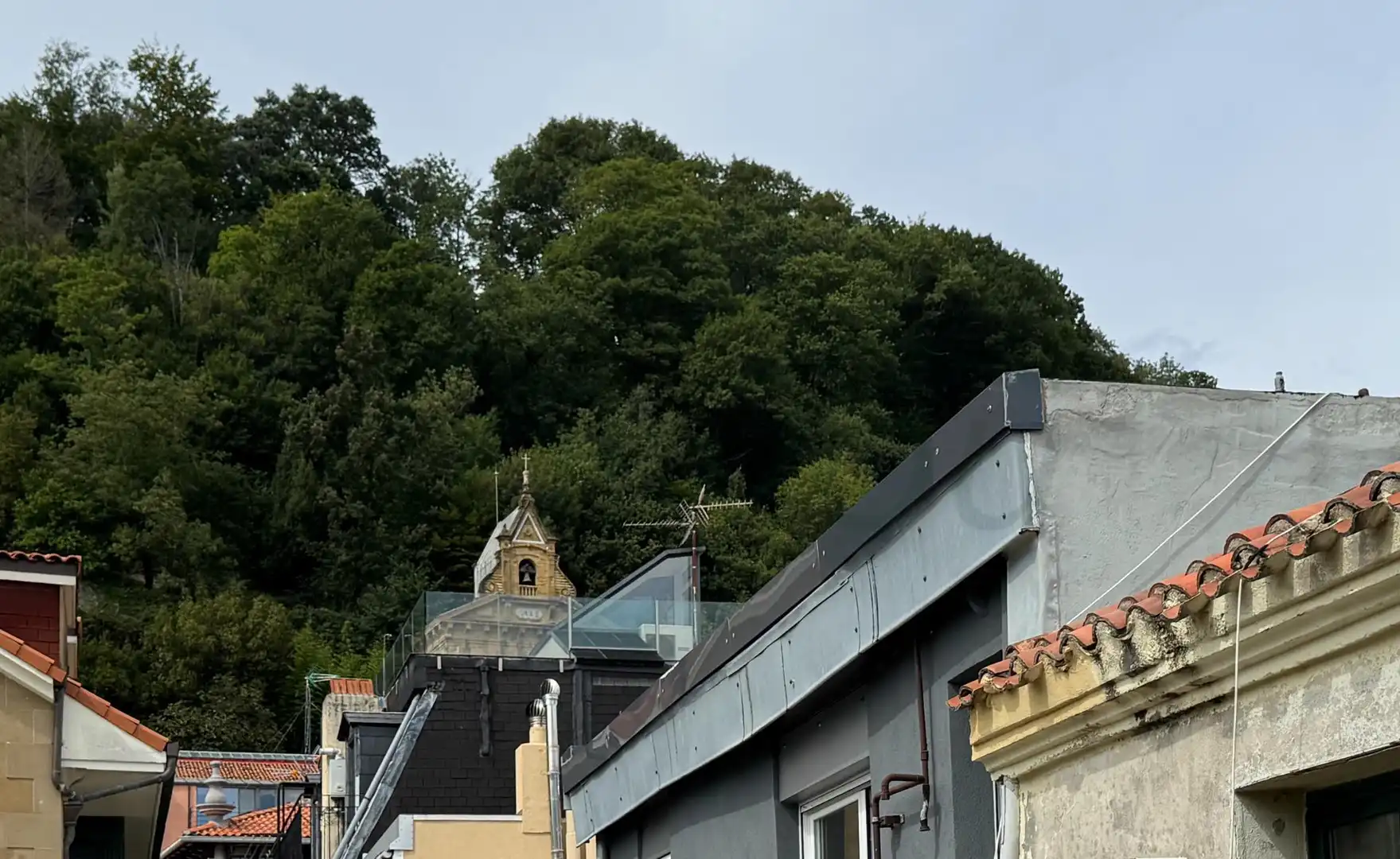Vista exterior de Àtic en venda en Donostia - San Sebastián  amb Calefacció, Terrassa i Traster