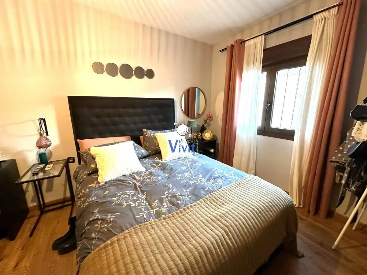 Dormitori de Casa o xalet en venda en Alcalá de Guadaira amb Aire condicionat, Jardí privat i Terrassa