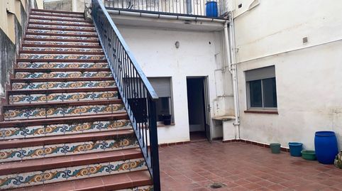 CASA CON MUCHAS POSIBILIDADES CERCA DE LA PLAZA DE LA CONCEPCIÓN