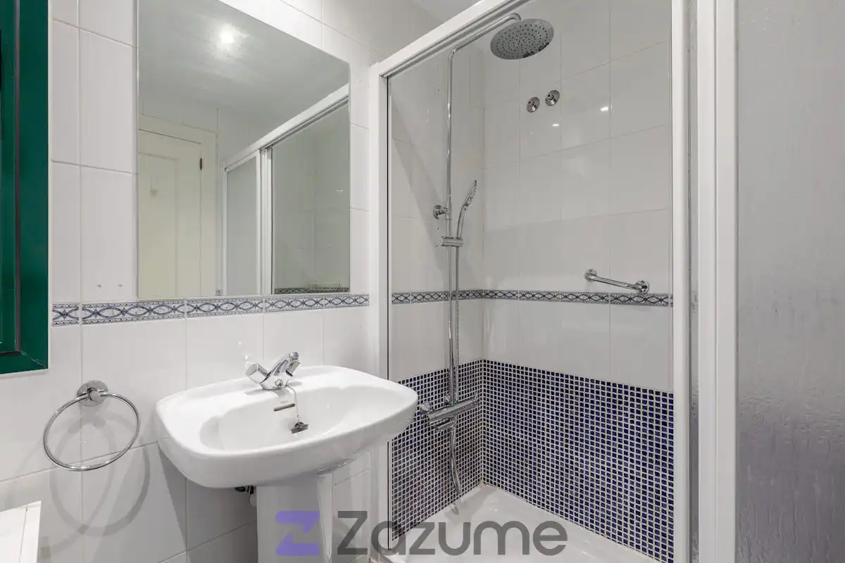 Baño de Piso de alquiler en Móstoles con Aire acondicionado, Calefacción y Parquet