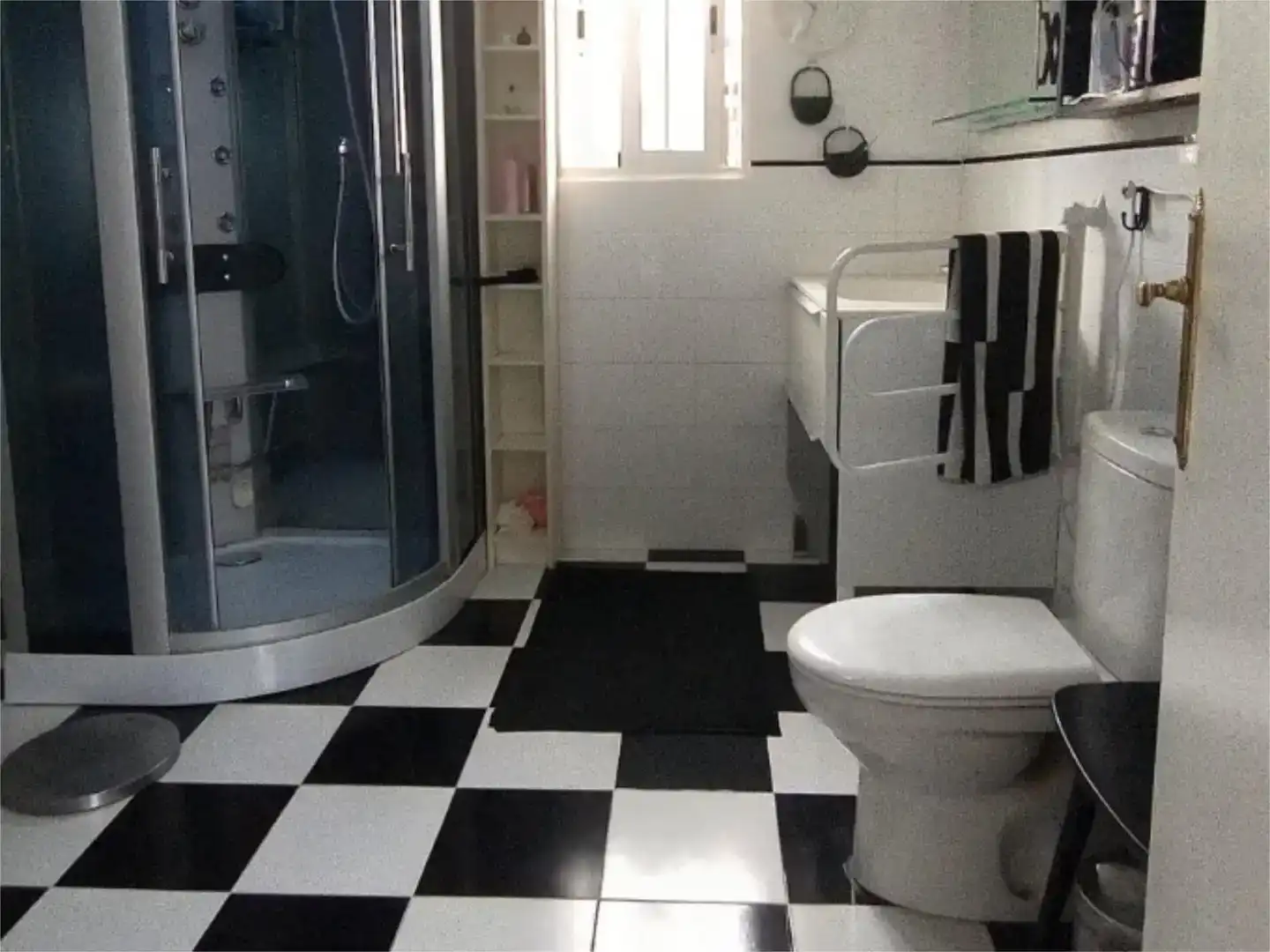 Bany de Casa o xalet en venda en Marbella amb Aire condicionat, Piscina i Balcó