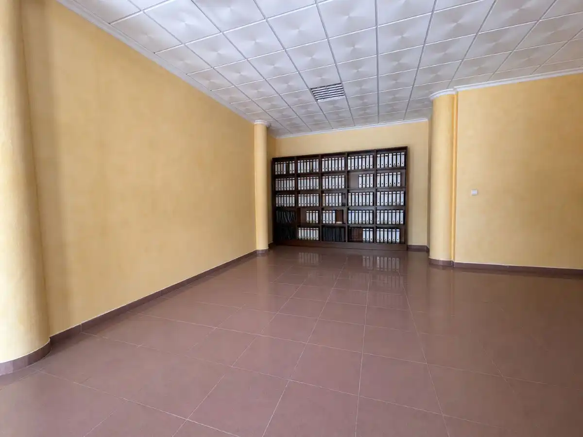 Local commercial à vendre à Calle Juan Carbajo Santos 45, imagen 3