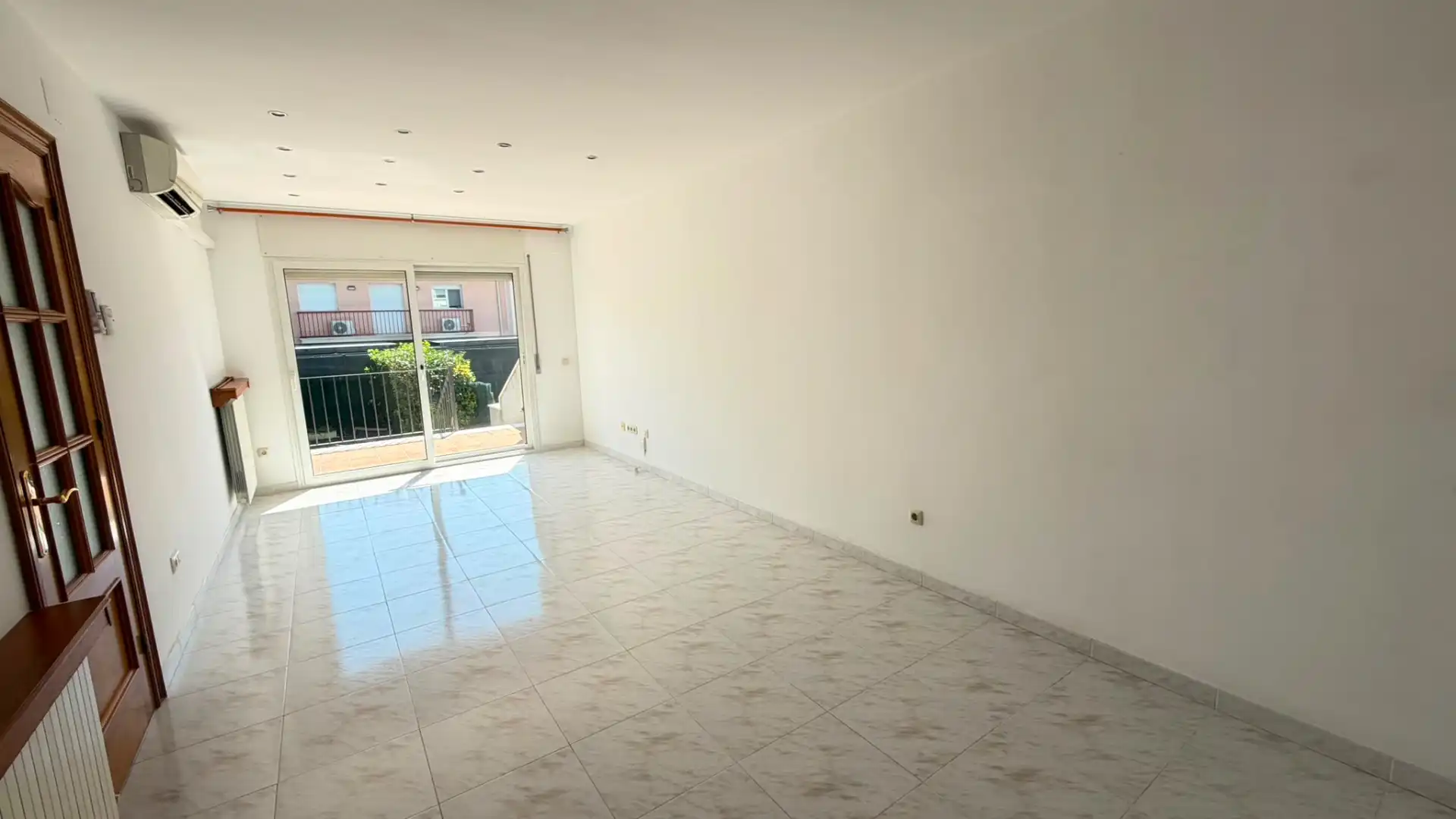 Living room of Detached homes for sale in Girona  with Air Conditioner, Heating and Private garden