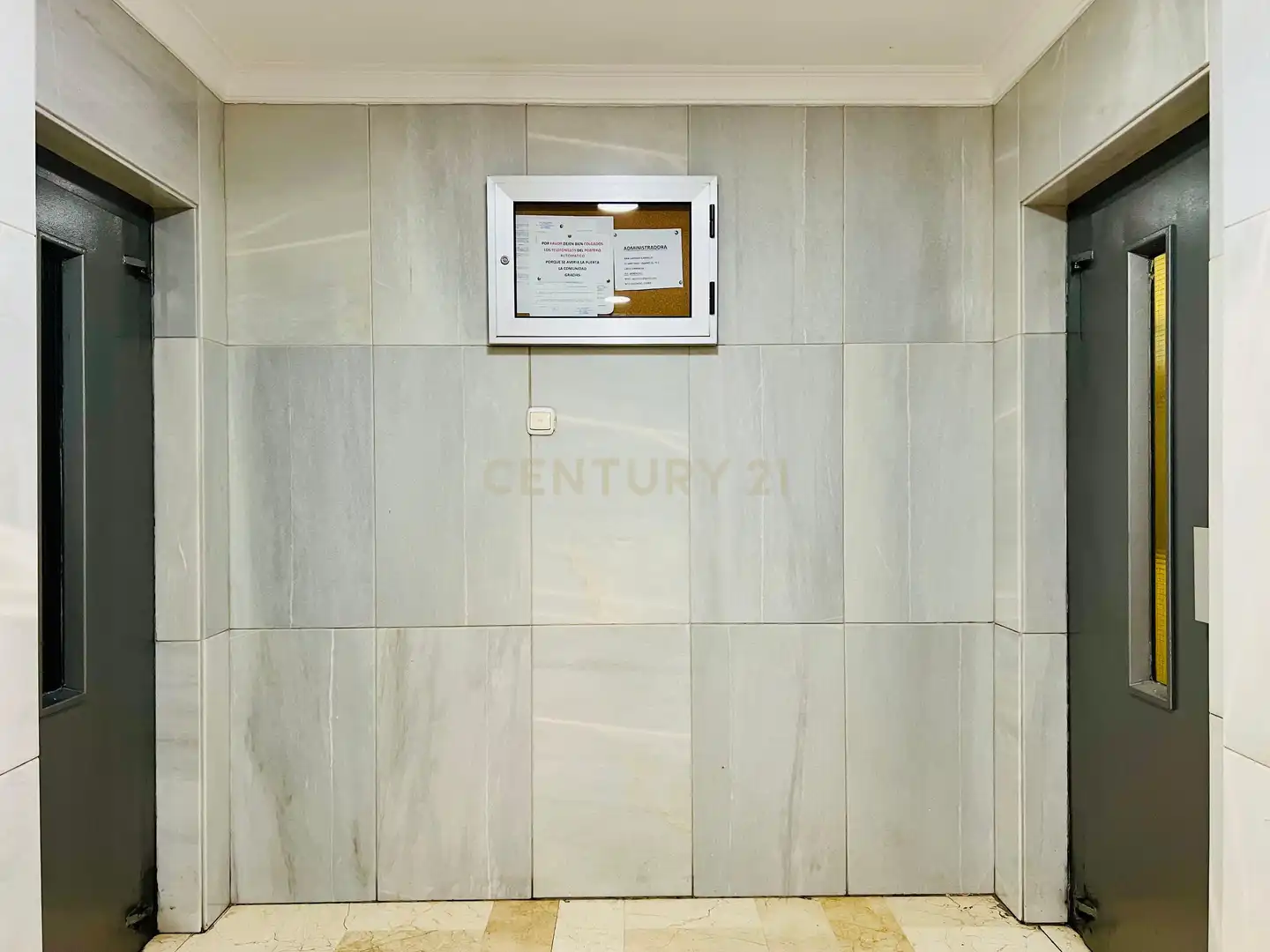 Flat for rent in Granada  with Air Conditioner, Oven and Washing machine