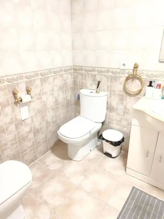 Bathroom of Flat for rent in Silla  with Air Conditioner, Heating and Furnished