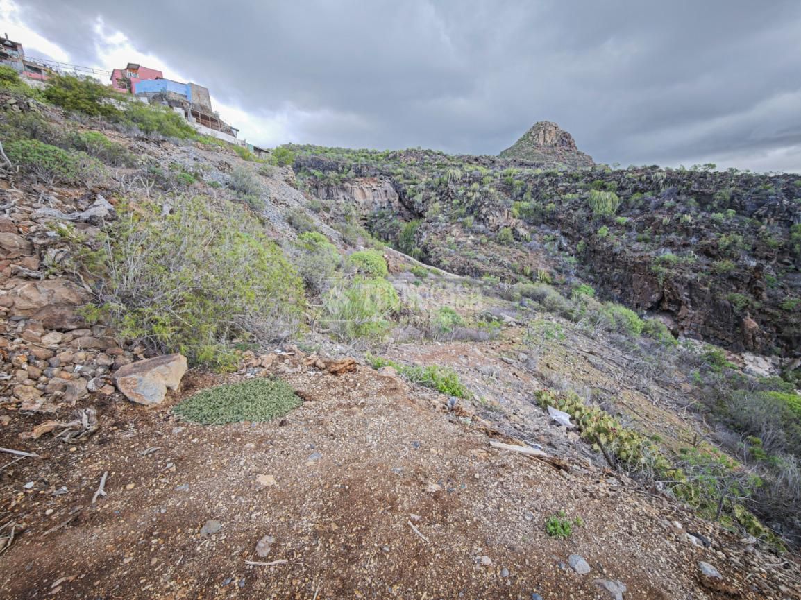 Land for sale in Arona