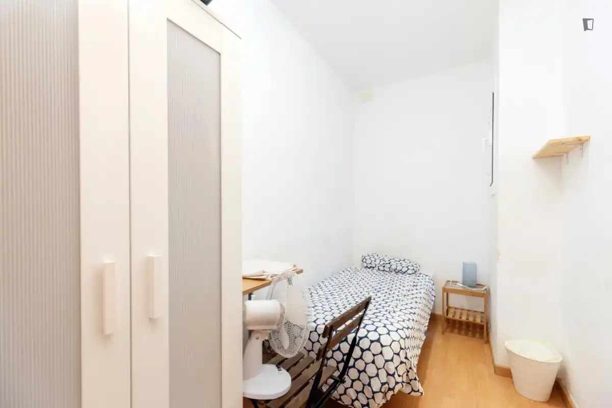 Habitació a Sants-Badal
