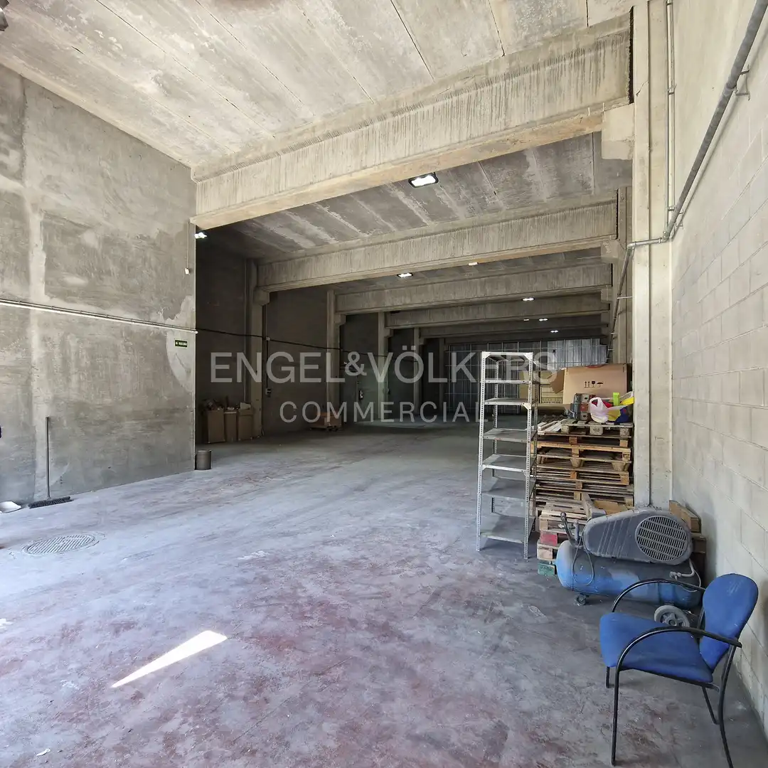 Nave industrial en venta en Sant Feliu de Llobregat