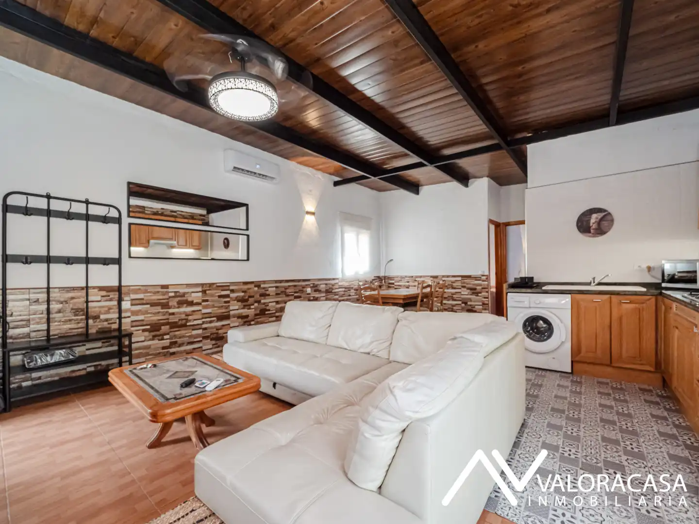 Sala d'estar de Finca rústica en venda en Pizarra amb Moblat