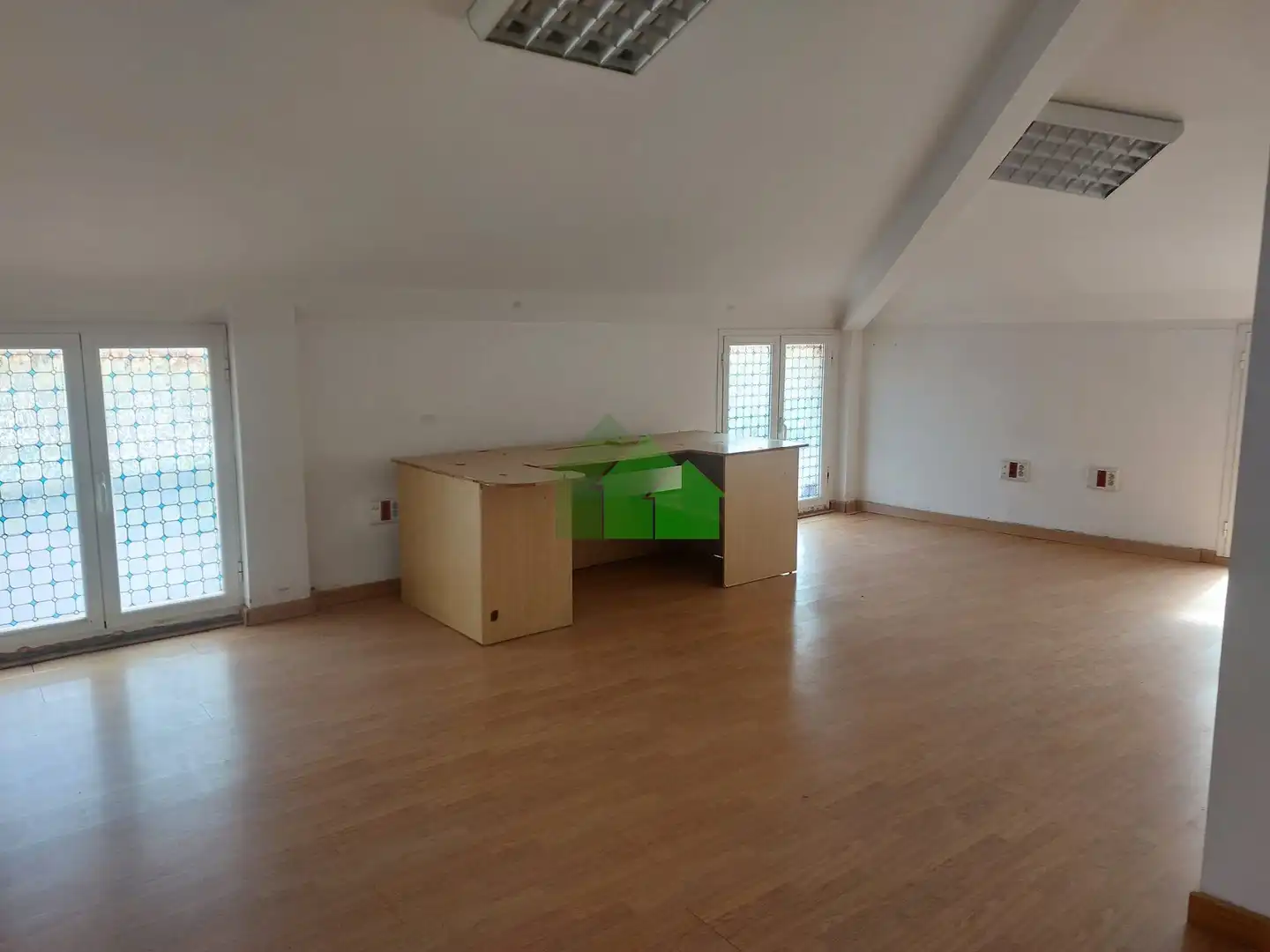 Local de alquiler en Montijo