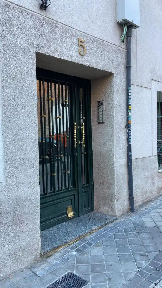 Study for rent in Madrid  with Air Conditioner, Heating and Furnished