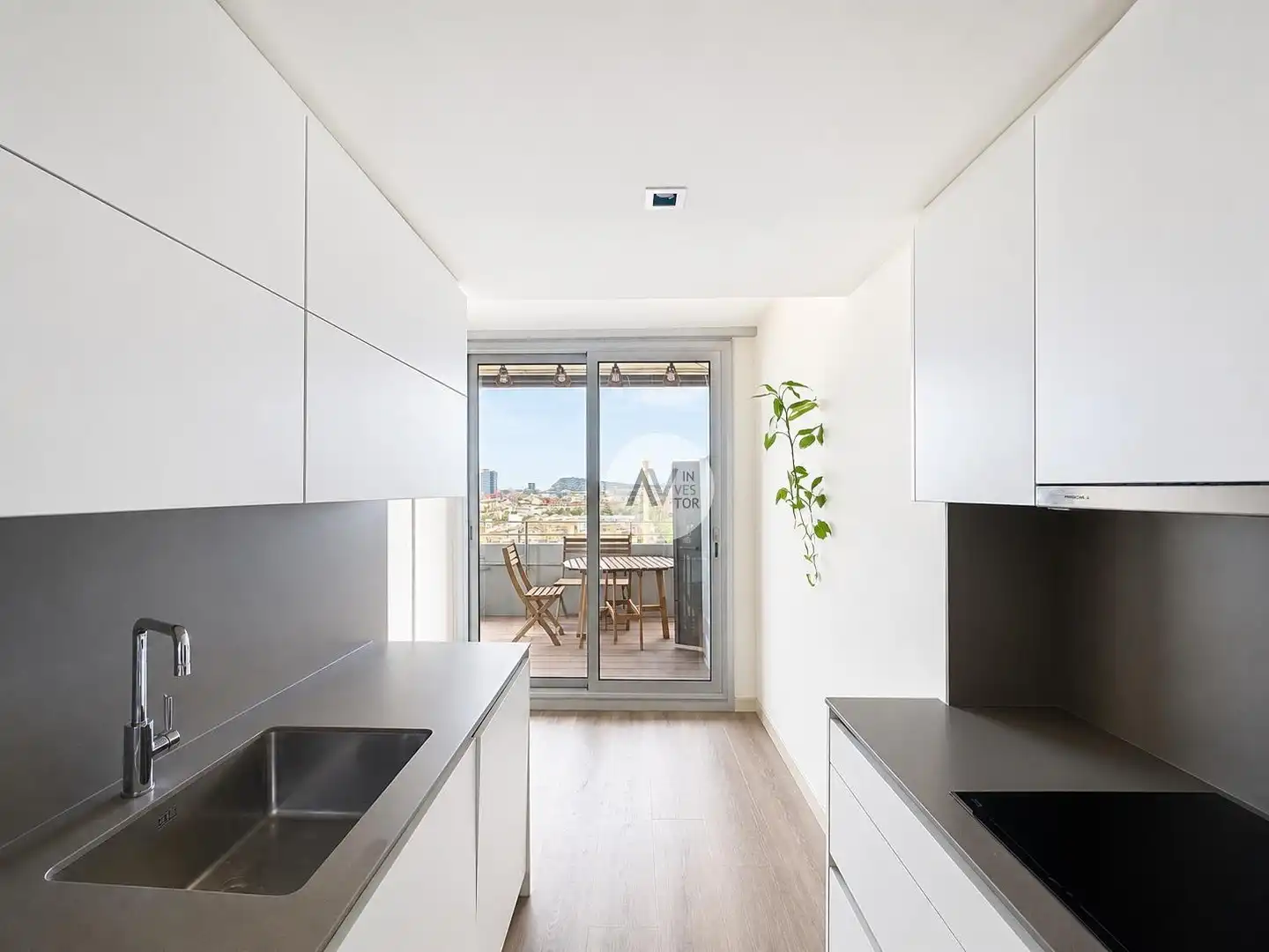 Cocina de Apartamento en venta en Barcelona con Aire acondicionado, Calefacción y Jardín privado