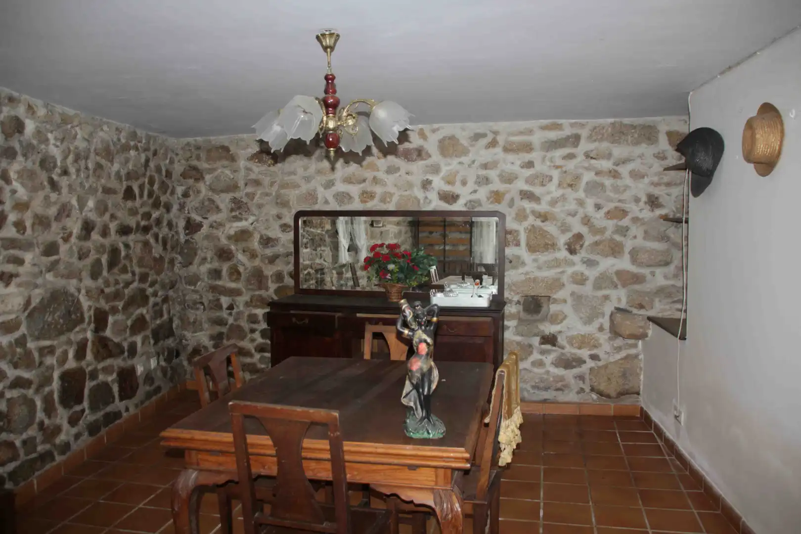 Esszimmer von Einfamilien-Reihenhaus zum Verkauf in Padrón