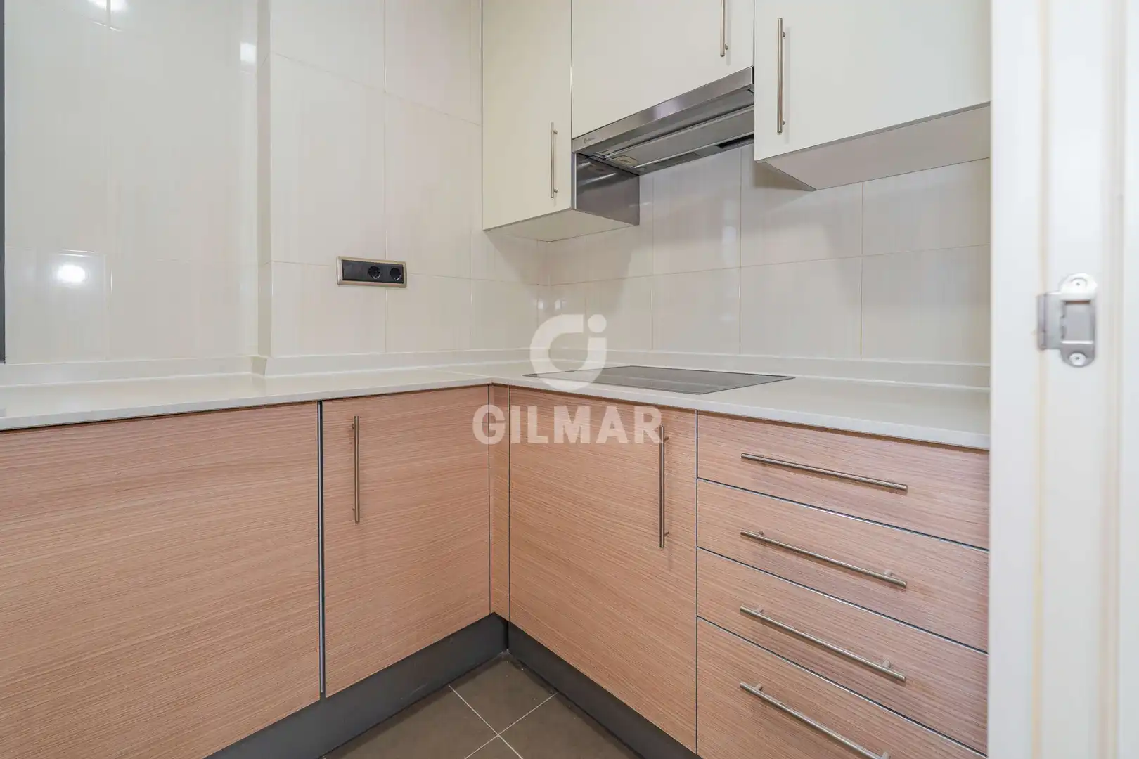 Kitchen of Flat for sale in Madrid  with Heating, Private garden and Storage room