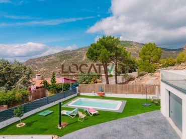 Casa amb jardí en venda a Robledo de Chavela