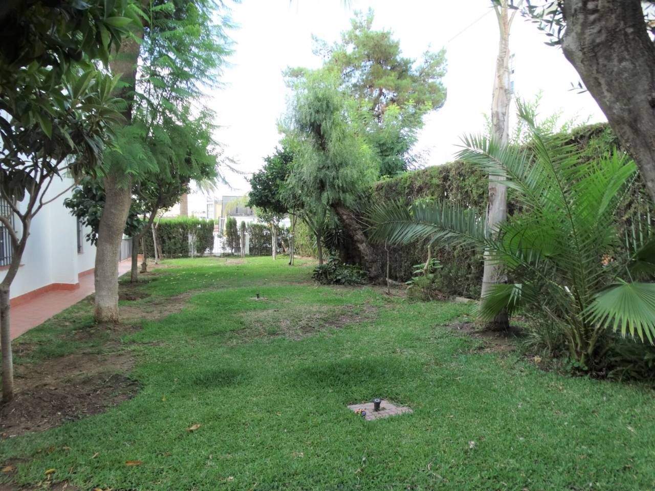 Jardí de Casa o xalet en venda en  Huelva Capital amb Aire condicionat, Calefacció i Jardí privat