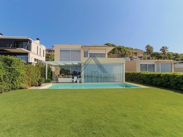 Casa con piscina en venta en calle les Fonts