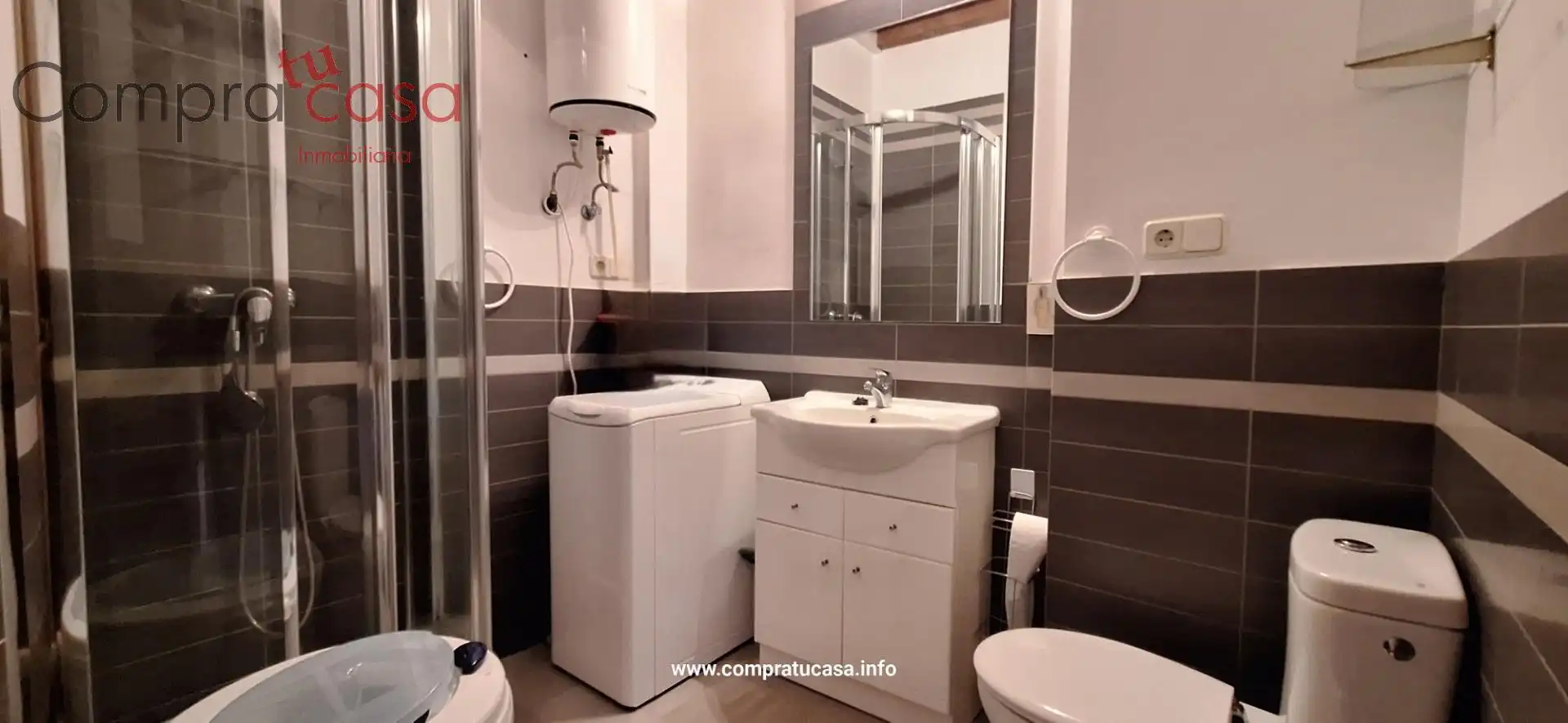 Baño de Estudio de alquiler en Segovia con Calefacción, Amueblado y Balcón