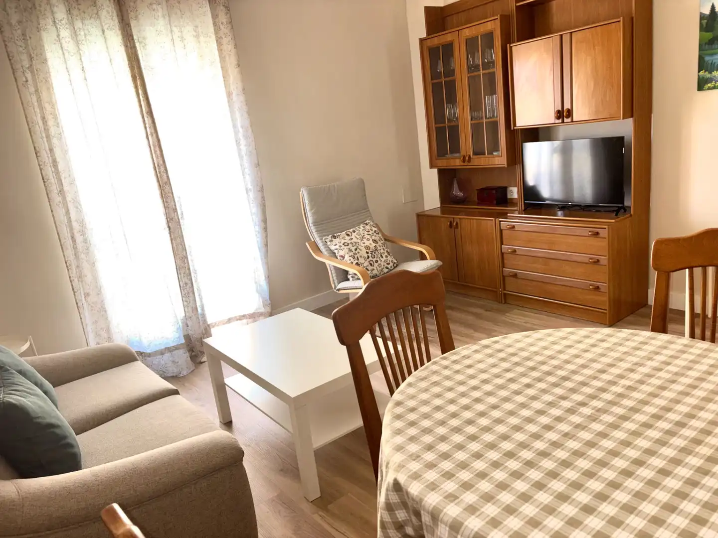 Sala de estar de Apartamento de alquiler en Plasencia con Aire acondicionado, Parquet y Amueblado