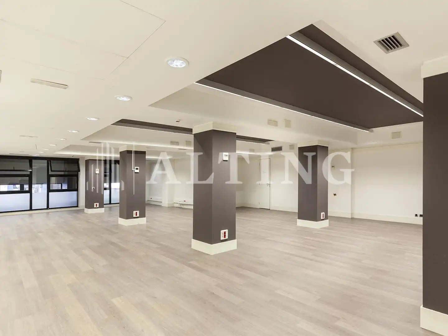 Local comercial de lloguer a Carrer Calabria, imagen 7