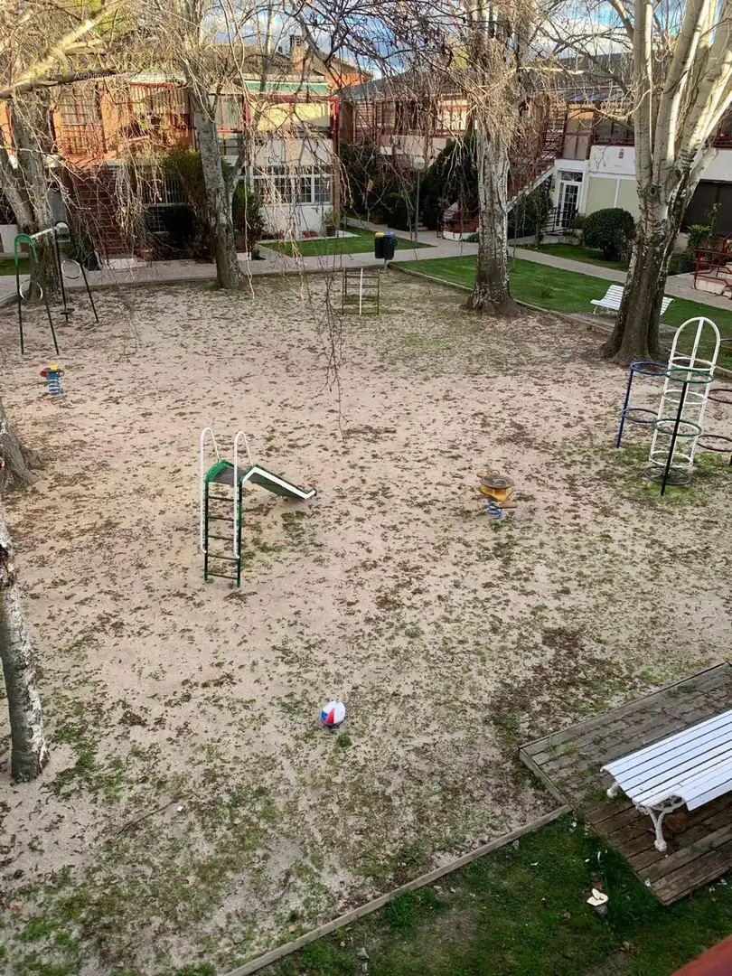 Jardí de Pis en venda en Paracuellos de Jarama amb Aire condicionat, Terrassa i Piscina