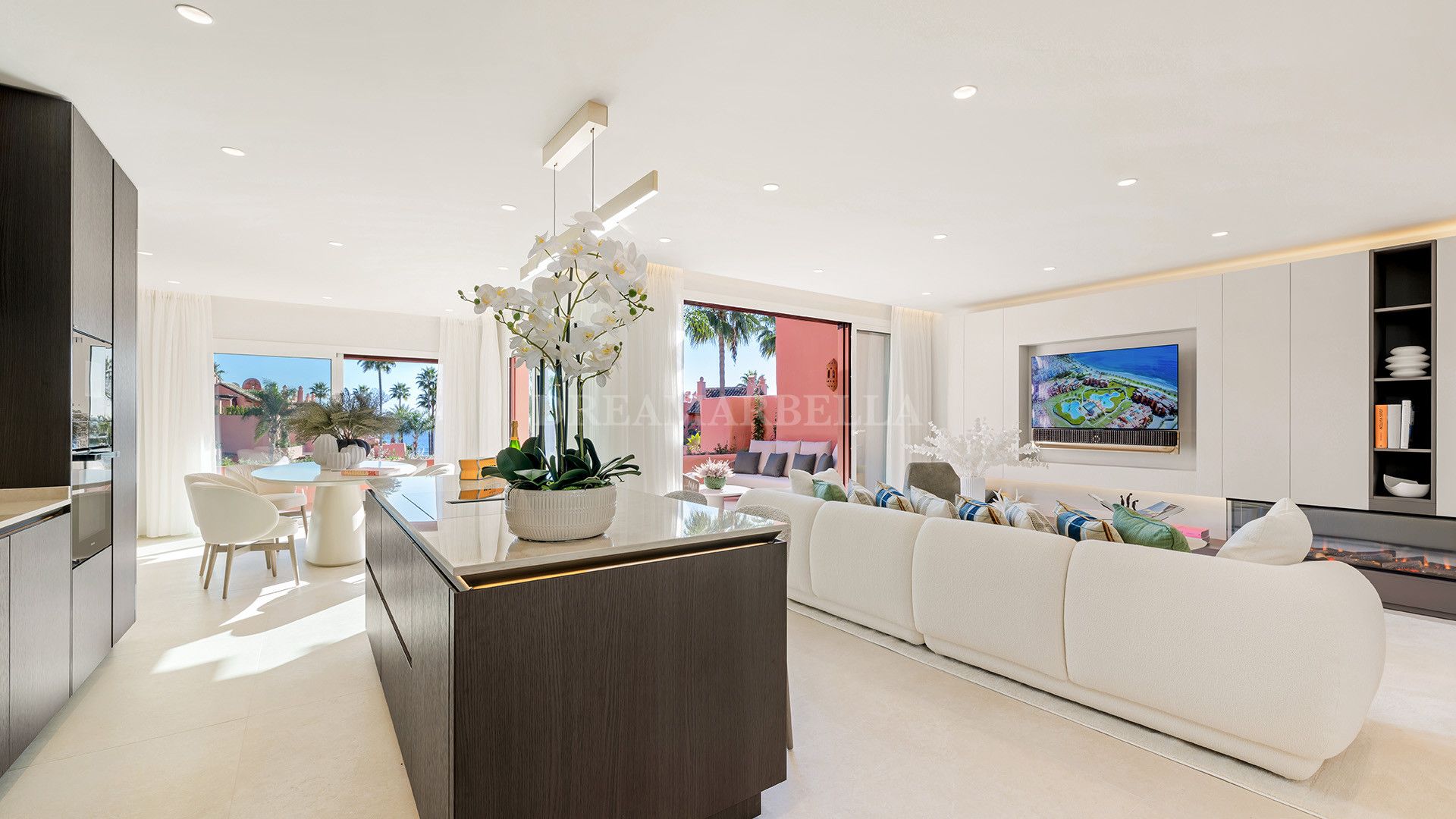 Living room of Attic for sale in Estepona  with Air Conditioner, Terrace and Storage room