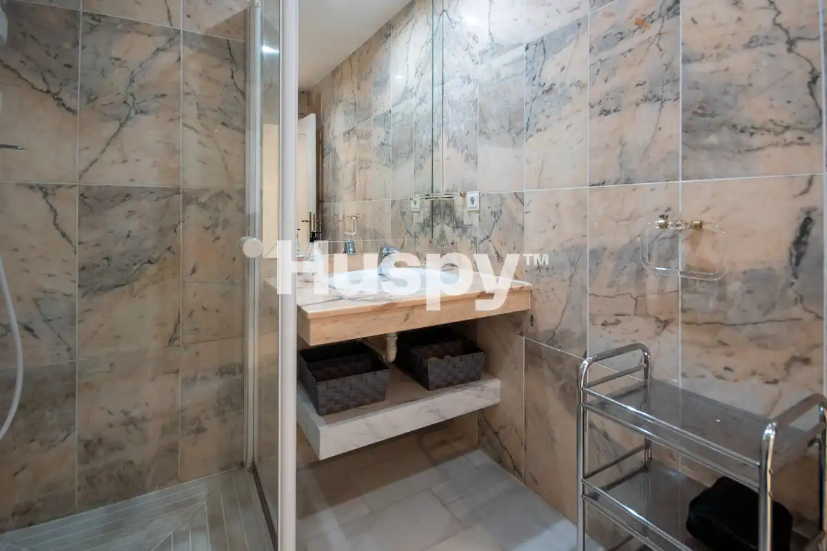 Badezimmer von Wohnung zur Miete in Nueva Andalucía
