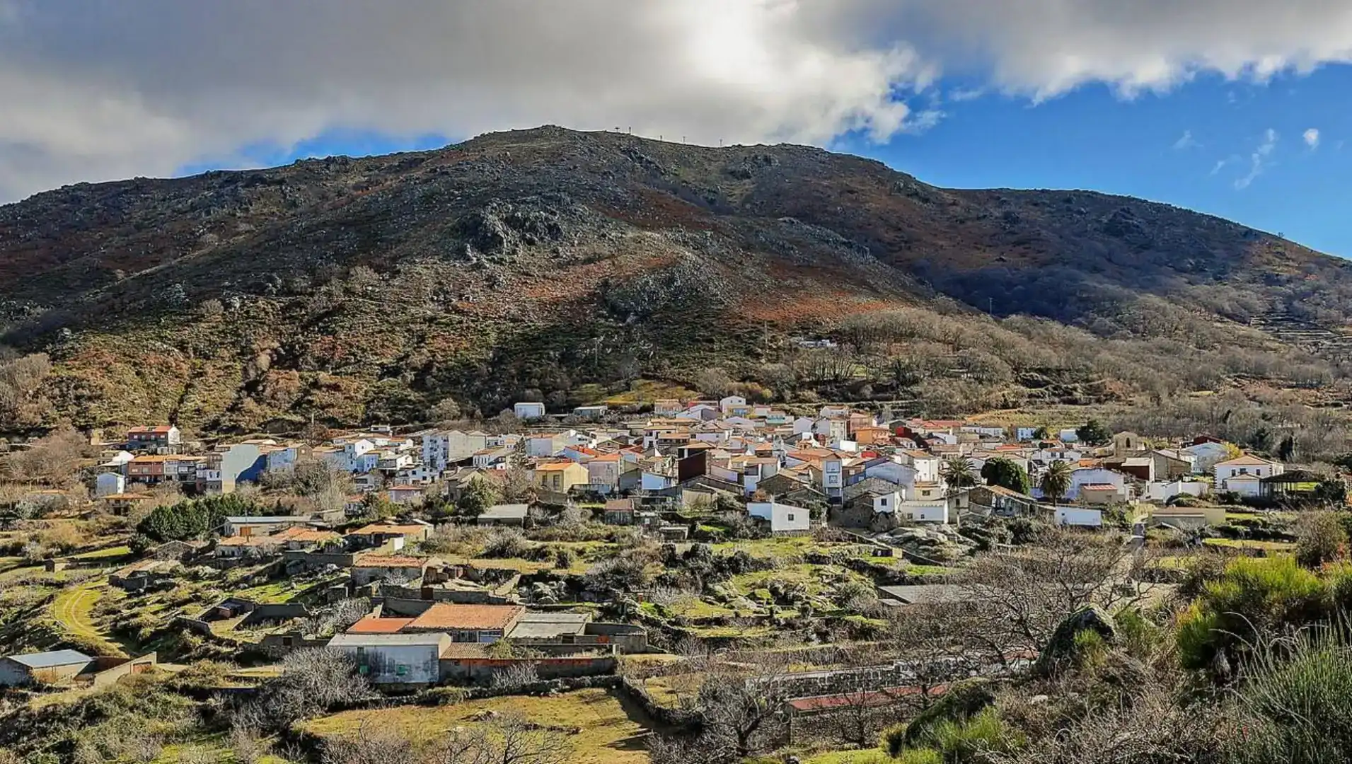 Vista exterior de Piso en venta en Cabezabellosa con Aire acondicionado, Jardín privado y Parquet