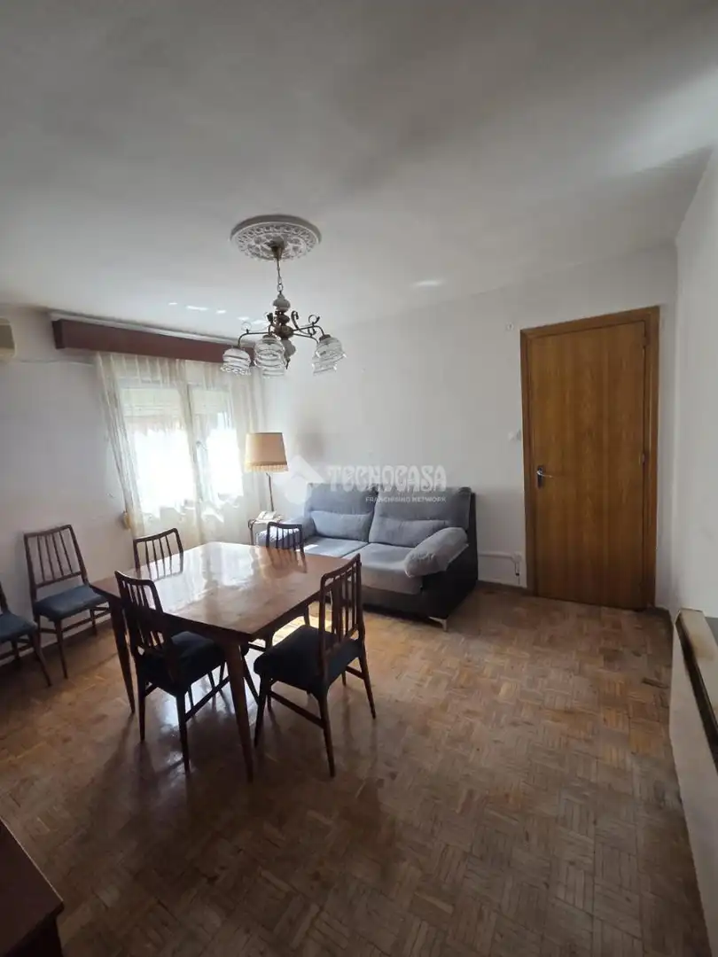 Sala d'estar de Pis en venda en Madrid