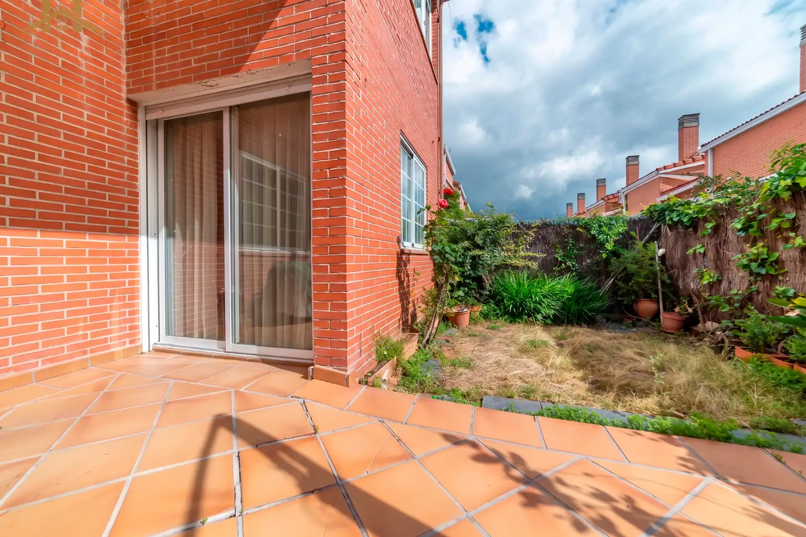 Terraza de Casa adosada en venta en Madrid con Aire acondicionado, Calefacción y Jardín privado