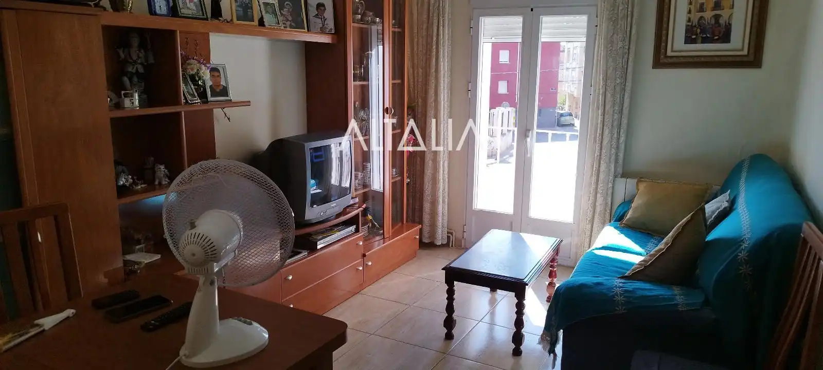 Sala d'estar de Casa o xalet en venda en Cuenca amb Calefacció, Jardí privat i Balcó