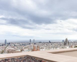 Exterior view of Apartment for sale in  Barcelona Capital  with Air Conditioner and Terrace