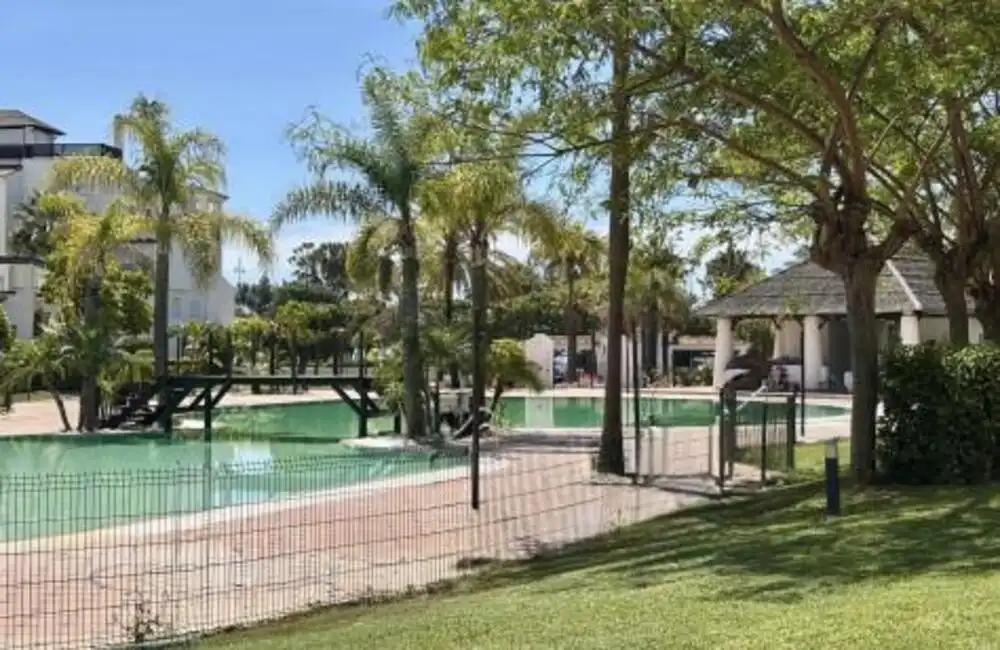 Piscina de Apartament de lloguer en Marbella amb Aire condicionat, Calefacció i Terrassa
