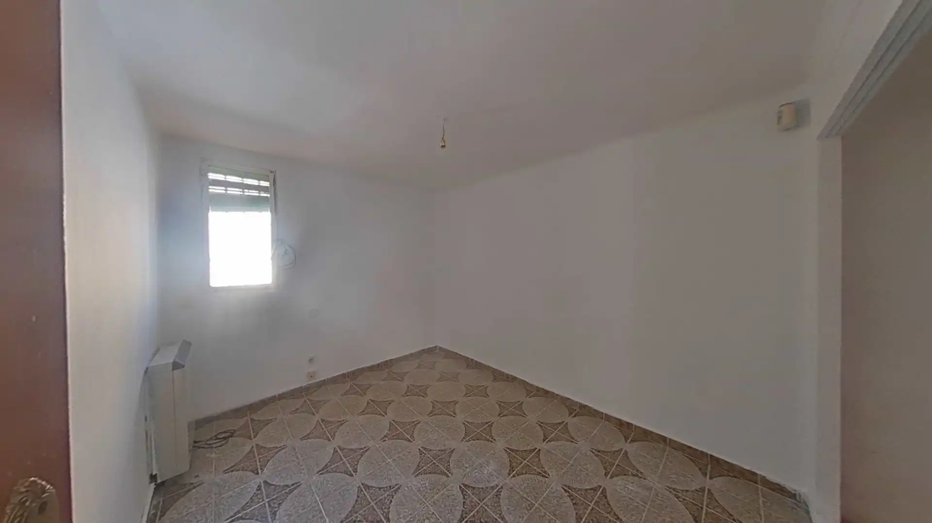 Habitación de Piso en venta en Madrid con Balcón