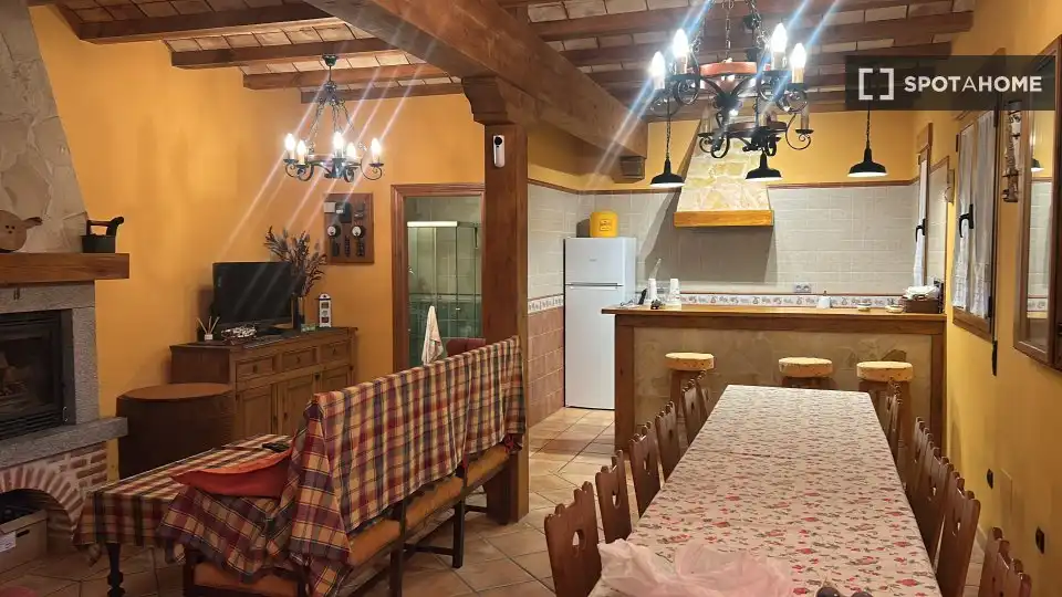 Esszimmer von Wohnung zur Miete in Nieva mit Klimaanlage, Heizung und Möbliert