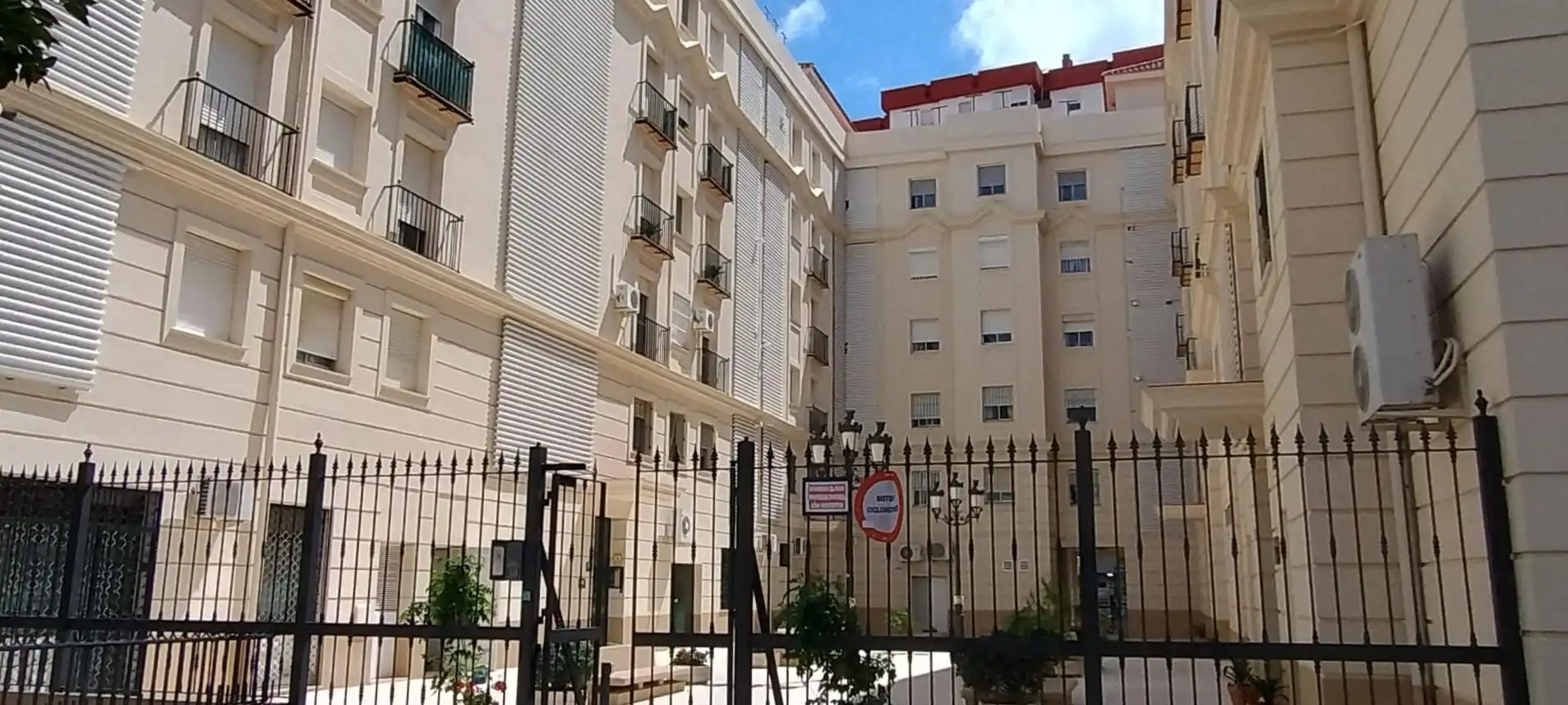 Vista exterior de Pis en venda en Jerez de la Frontera amb Aire condicionat