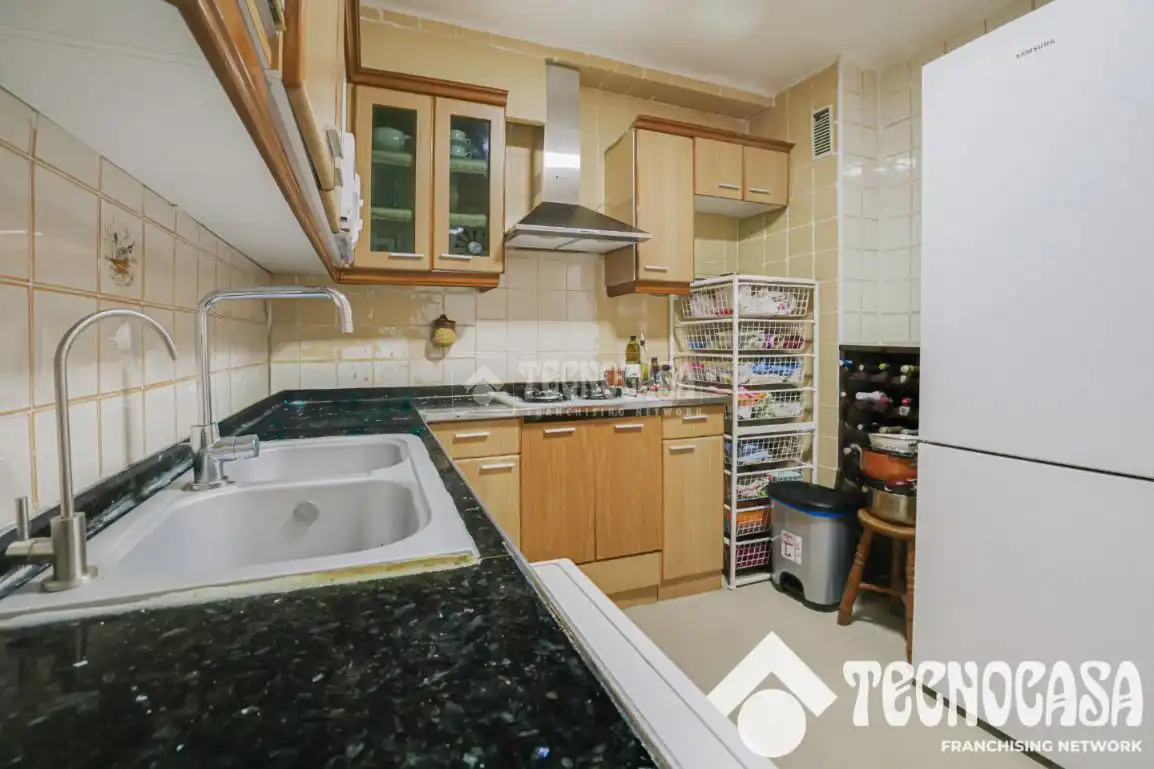 Cocina de Piso en venta en Badalona con Balcón