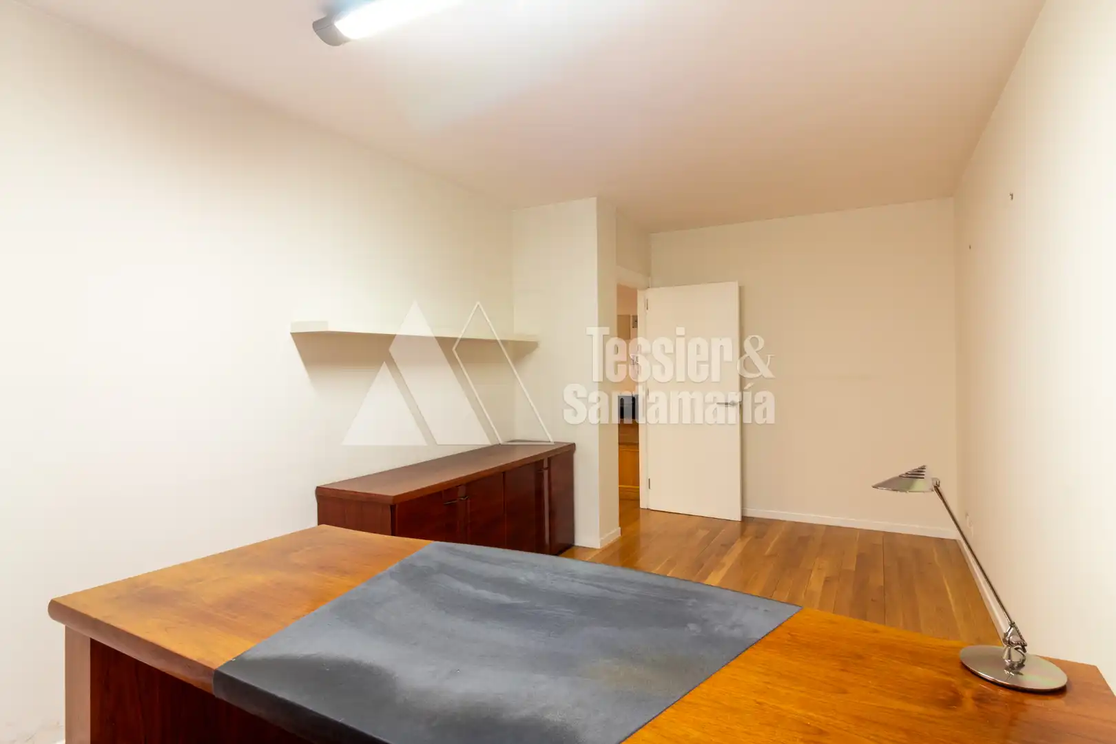 Büro zur Miete in Gijón  mit Heizung und Möbliert