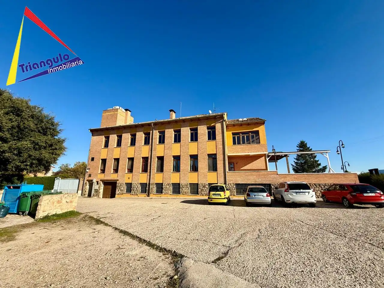 Vista exterior de Casa o xalet en venda en Trescasas amb Aire condicionat, Terrassa i Moblat