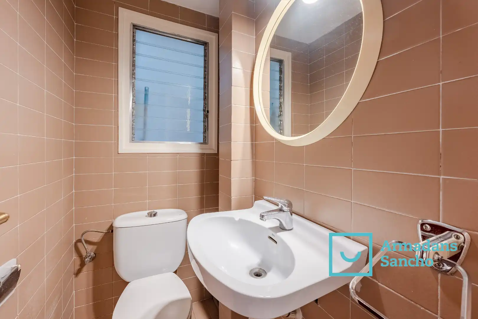 Bathroom of Flat for sale in Barcelona  with Parquet flooring and Balcony