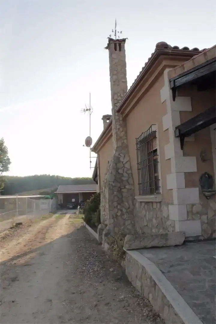 Vista exterior de Finca rústica en venda en Coria amb Jardí privat, Traster i Moblat